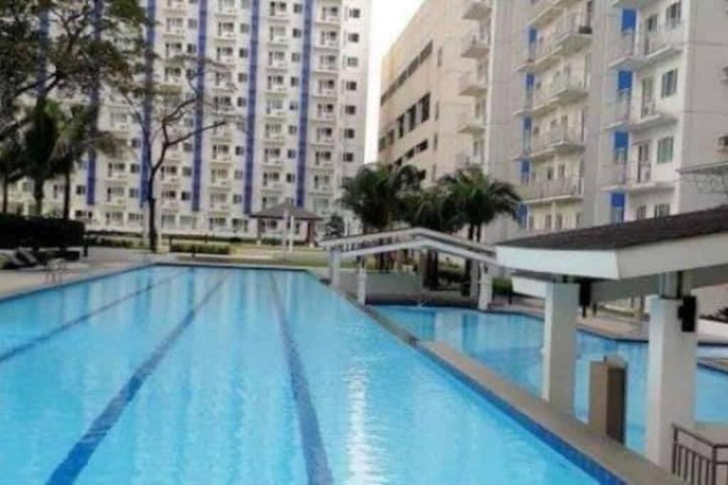 Grass Residences Sm North Edsa And Trinoma Quezon City Exterior foto